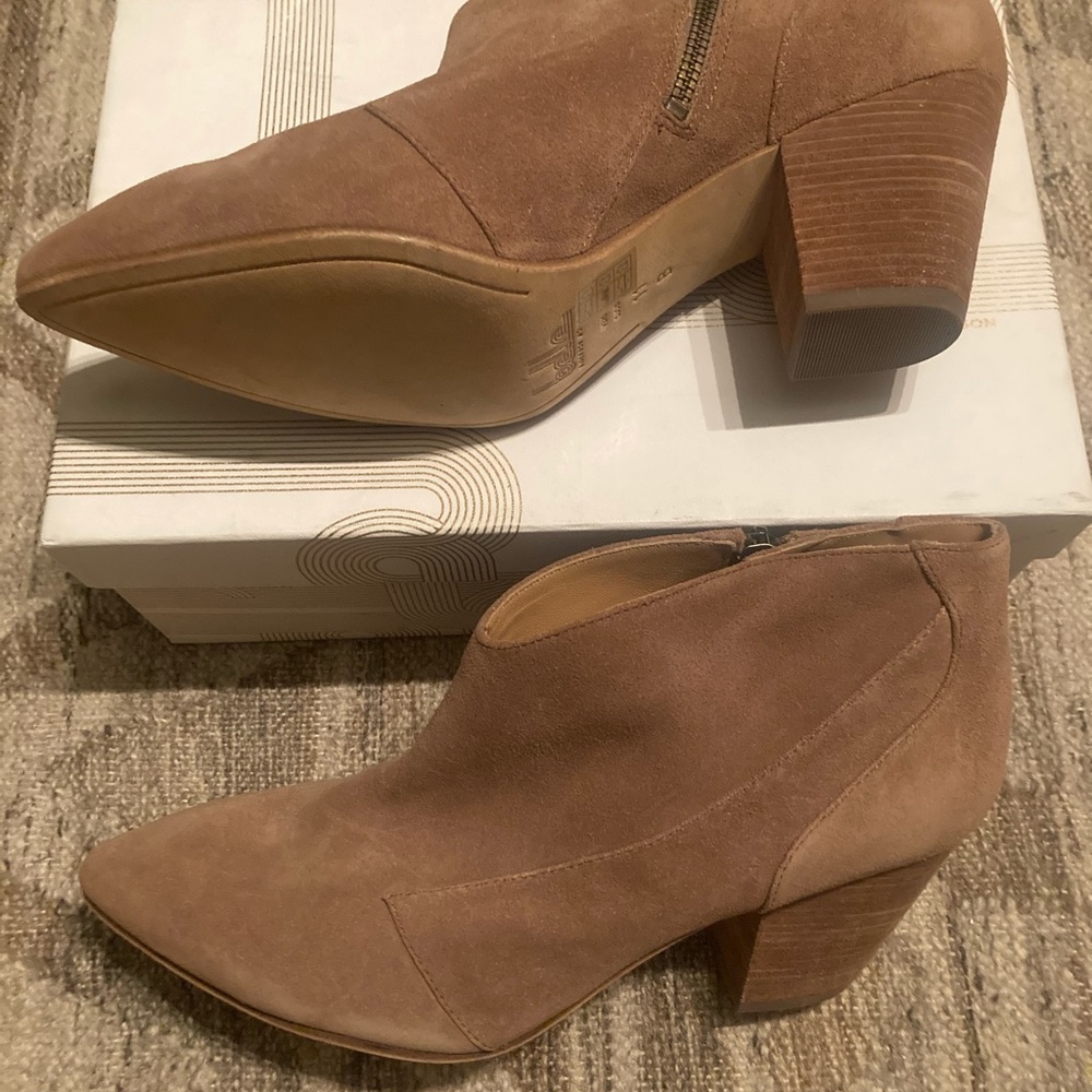 Belle by Sigerson Morrison suede ankle boot NEW 11